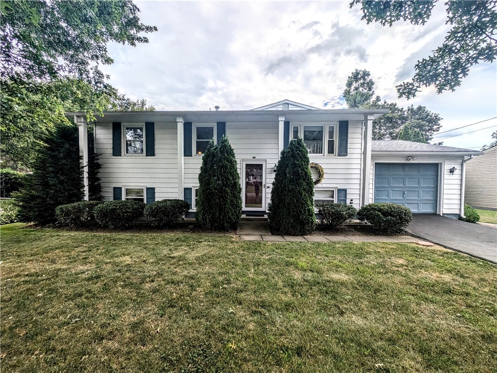 44 Crestview Drive E